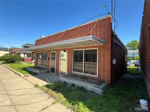 1014 1st Capitol DR, St Charles, MO 63301