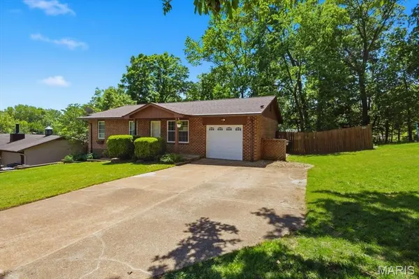 112 Willow DR, Eureka, MO 63025