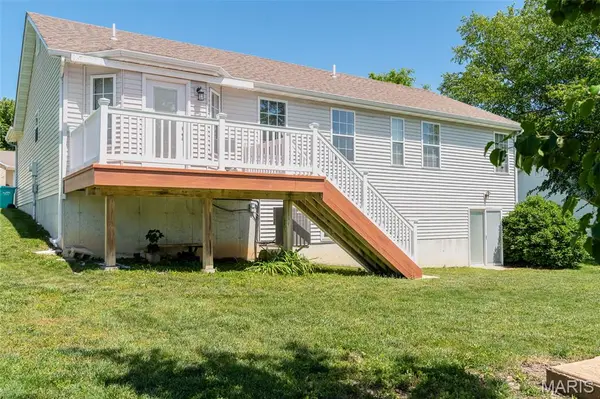 1383 Oakridge Estates DR, St Clair, MO 63077
