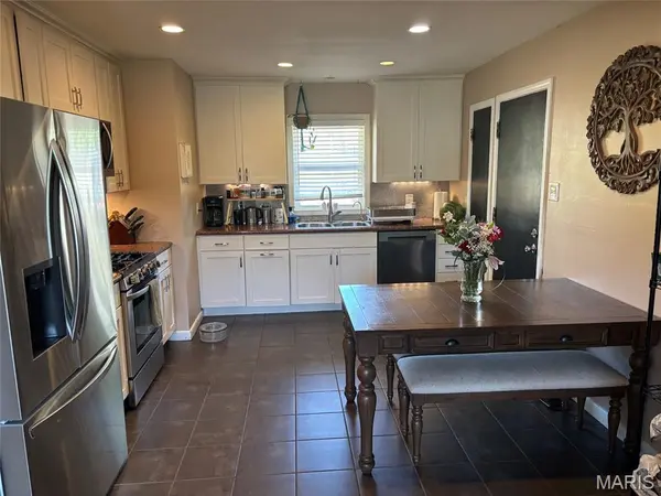 7724 General Sherman LN, St Louis, MO 63123