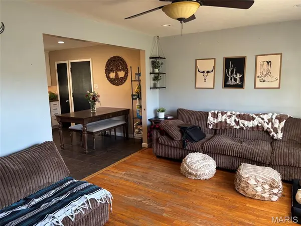 7724 General Sherman LN, St Louis, MO 63123