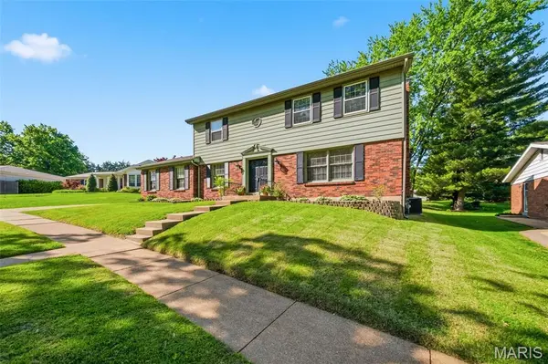 10246 Gregory CT, St Louis, MO 63128