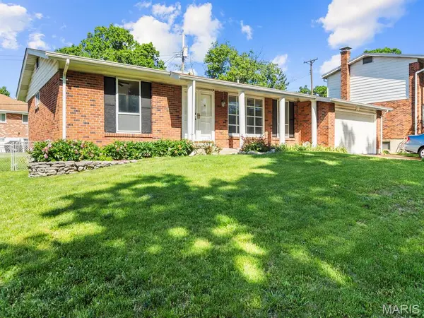 9709 Brookmere DR, St Louis, MO 63123