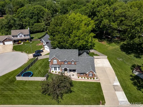 119 Jamie Lynn DR, Glen Carbon, IL 62034