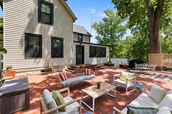 8564 Big Bend BLVD, Webster Groves, MO 63119