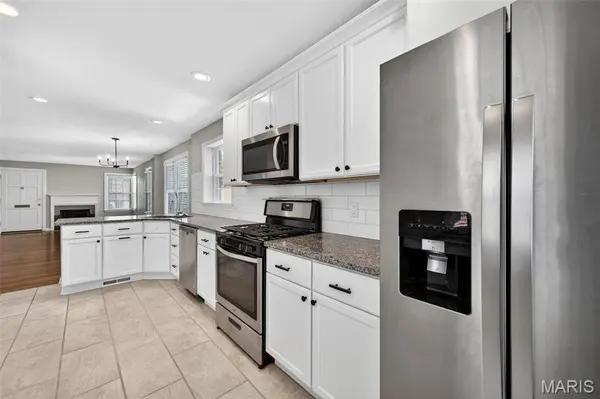 8832 Lawn AVE, Brentwood, MO 63144