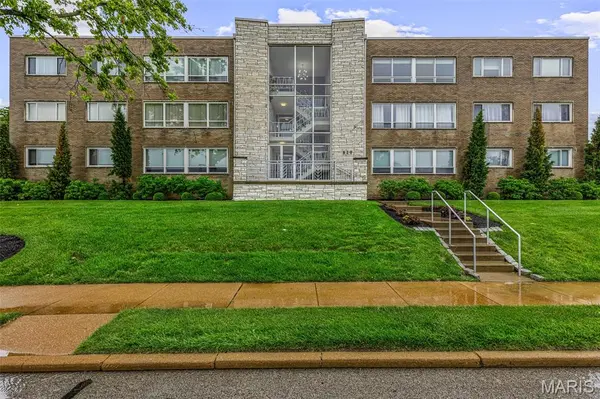 520 S Brentwood BLVD #2D, Clayton, MO 63105