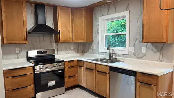 4 Toler DR, Fredericktown, MO 63645