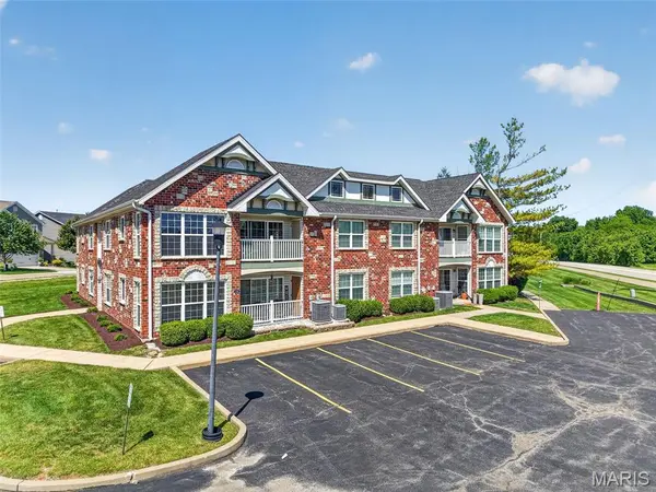 120 Lily Pad LN, Cottleville, MO 63376