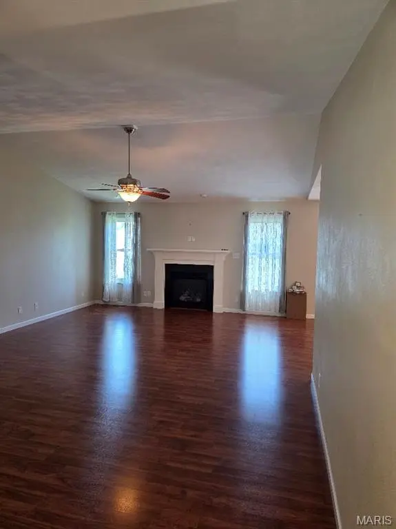 140 N Harvest Crest CT, Highland, IL 62249
