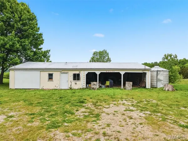 11 Skyview WAY, Pacific, MO 63069