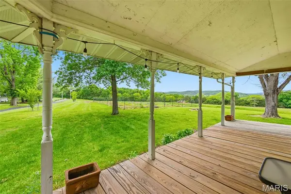11 Skyview WAY, Pacific, MO 63069