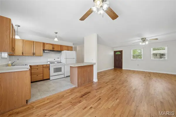 9668 Amona CT, Affton, MO 63123