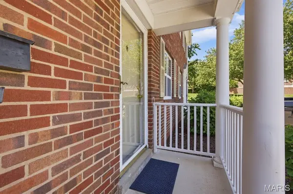 1746 Redbird CV, Brentwood, MO 63144