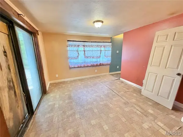 1908 Main DR, High Ridge, MO 63049