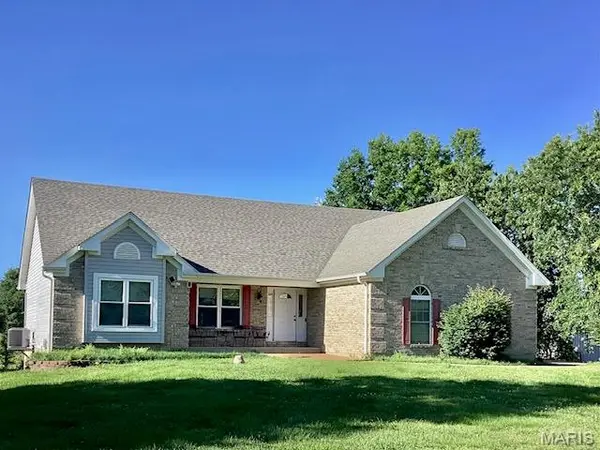 215 Candlewick DR, Pacific, MO 63069