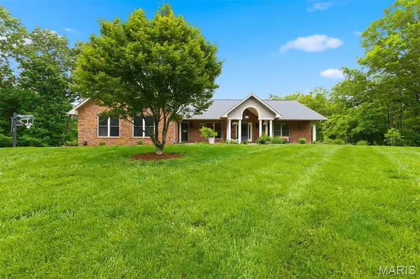 2773 Woodson DR, Columbia, IL 62236