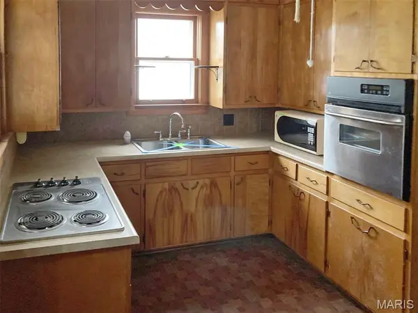 869 S Redman AVE, Marshall, MO 65340