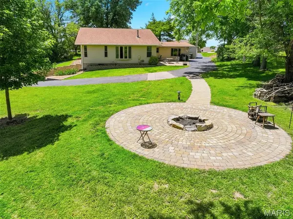 12125 Old Saint Charles RD, Bridgeton, MO 63044