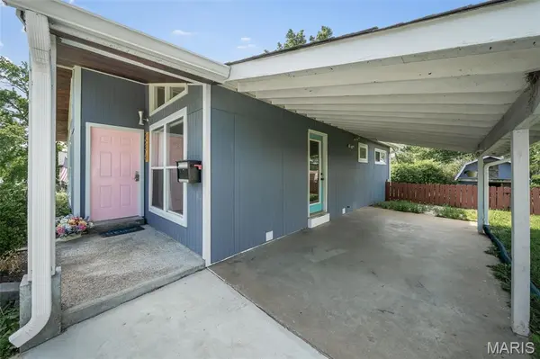 236 Hillcrest BLVD, Ballwin, MO 63021