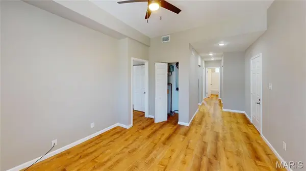 3670 Russell BLVD, St Louis, MO 63110