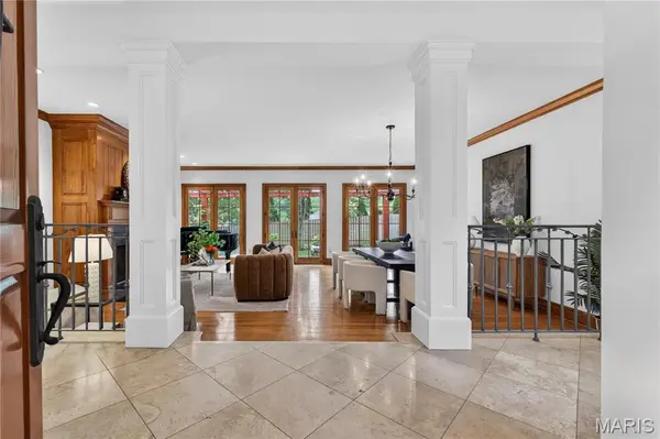 1189 Hampton Park DR, Richmond Heights, MO 63117