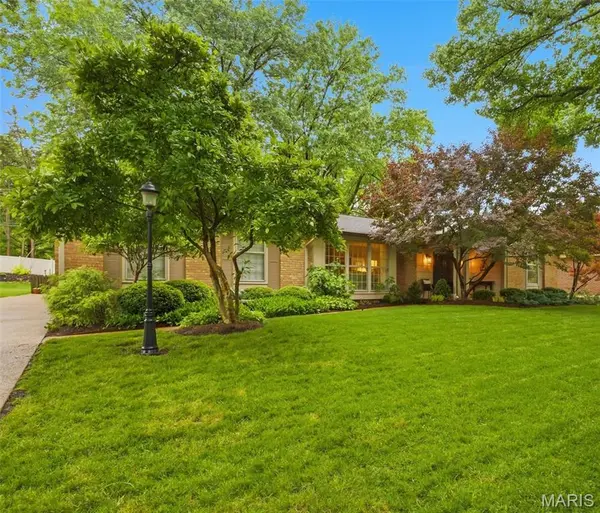 12632 Villa Hill LN, Creve Coeur, MO 63141