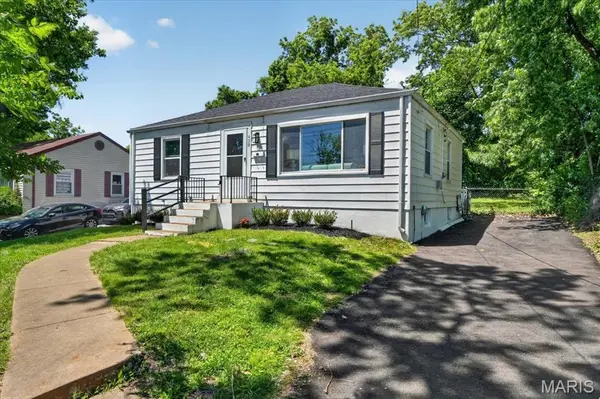 439 E Elliott AVE, Kirkwood, MO 63122