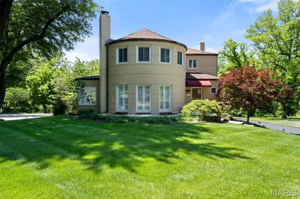 69 Bellerive Acres,  Bellerive,  MO 63121