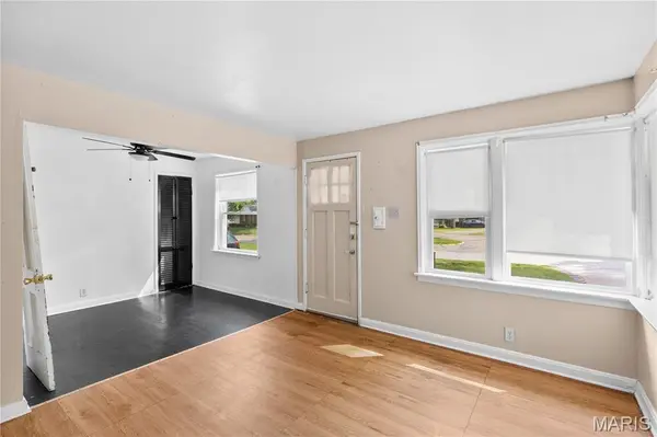 8021 Titus RD, Hanley Hills, MO 63114