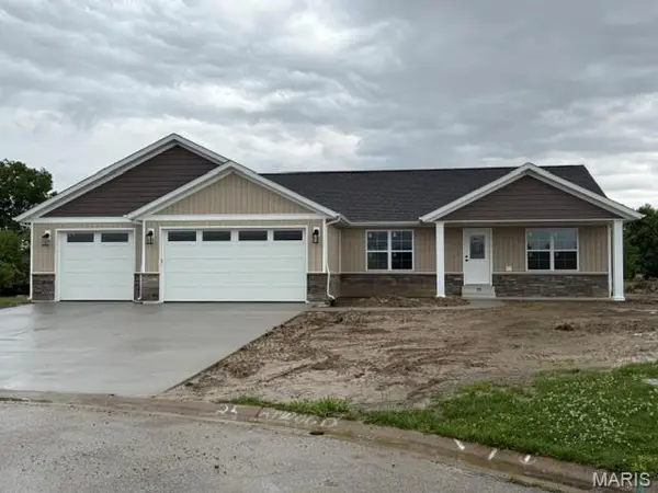 25 Atwood CT,  Highland,  IL 62249