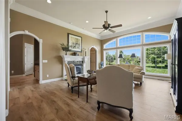 238 Cornwall DR, Weldon Spring, MO 63304