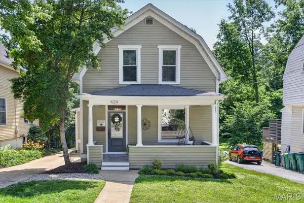 424 Spring AVE,  Webster Groves,  MO 63119