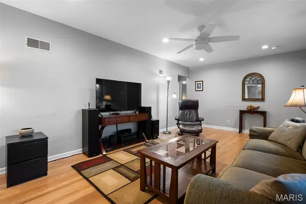 8553 Craighill DR, Affton, MO 63123