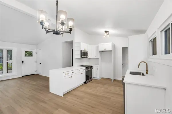 612 Sessions AVE, Crestwood, MO 63126