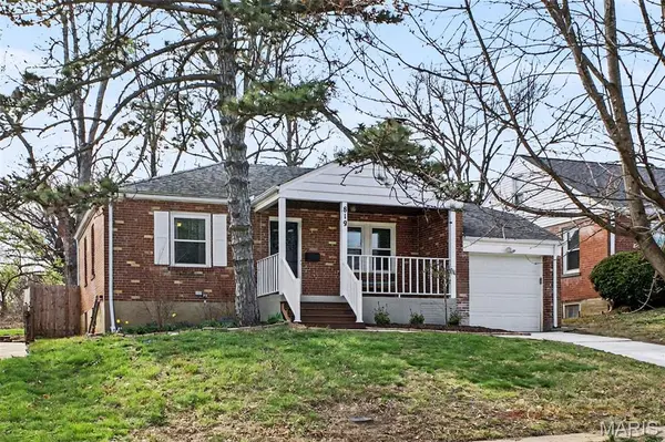 819 Blossom LN, Rock Hill, MO 63119
