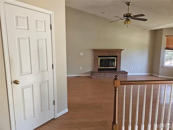 929 Carla DR, Troy, IL 62294
