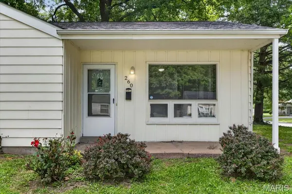260 Brackleigh, Florissant, MO 63031