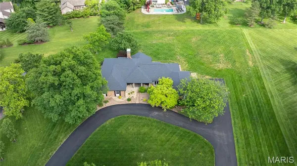 216 Whiting Lane, Clarkson Valley, MO 63005