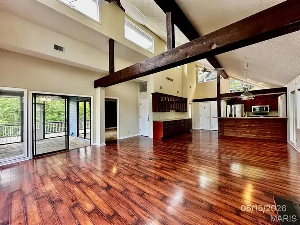 207 Waterscape DR, Osage Beach, MO 65065