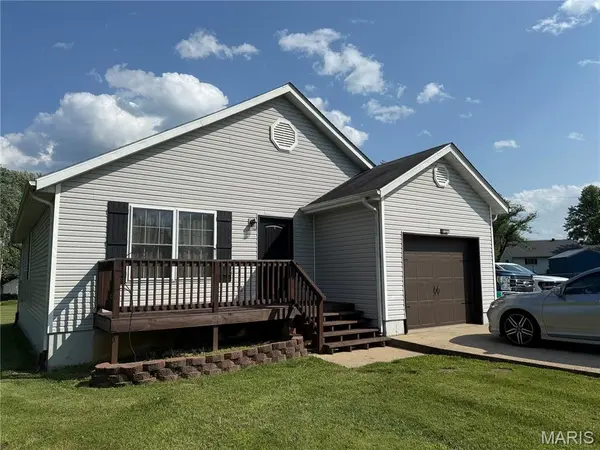 1798 Debbie LN,  Owensville,  MO 65066