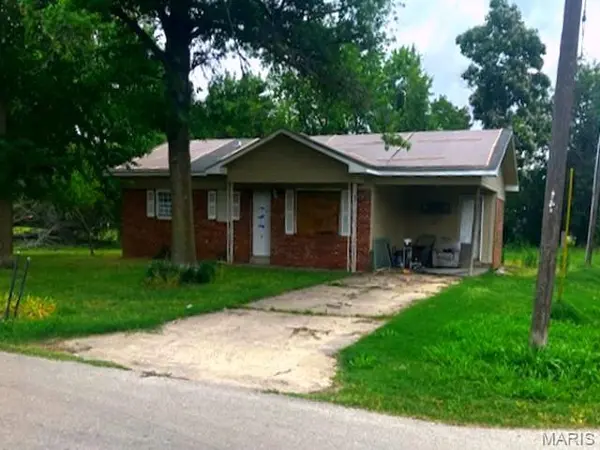 306 Page ST, Clarkton, MO 63837