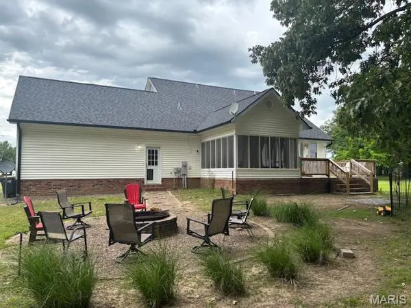 402 Osage Dr, Advance, MO 63730
