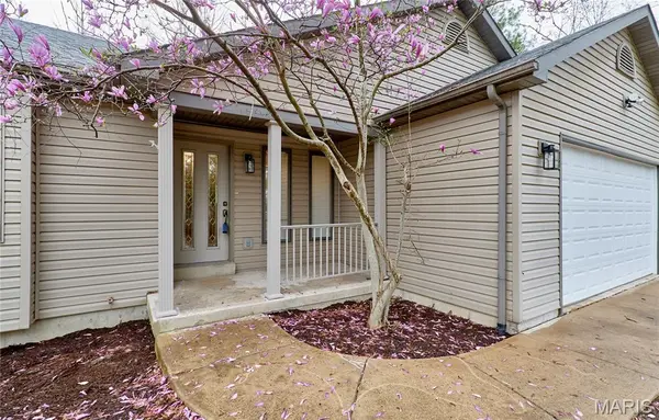 157 S Kings RD, Lake Sherwood, MO 63357
