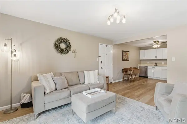 7600 Triwoods DR #E, Shrewsbury, MO 63119