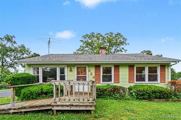 228 Newton PL, Ballwin, MO 63021