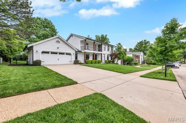 2134 Woodlet Park DR, Chesterfield, MO 63017