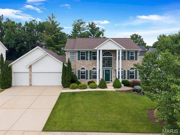 512 Deer Pointe CT,  Fenton,  MO 63026