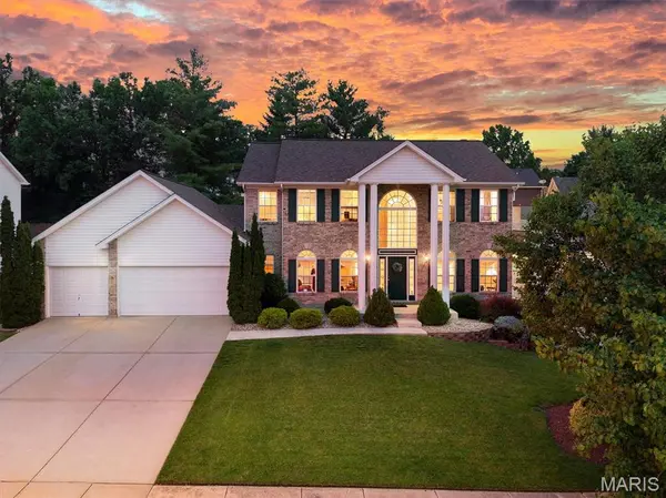 512 Deer Pointe CT, Fenton, MO 63026
