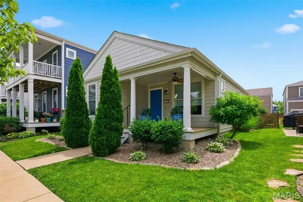 4021 Broad ST, St Charles, MO 63301
